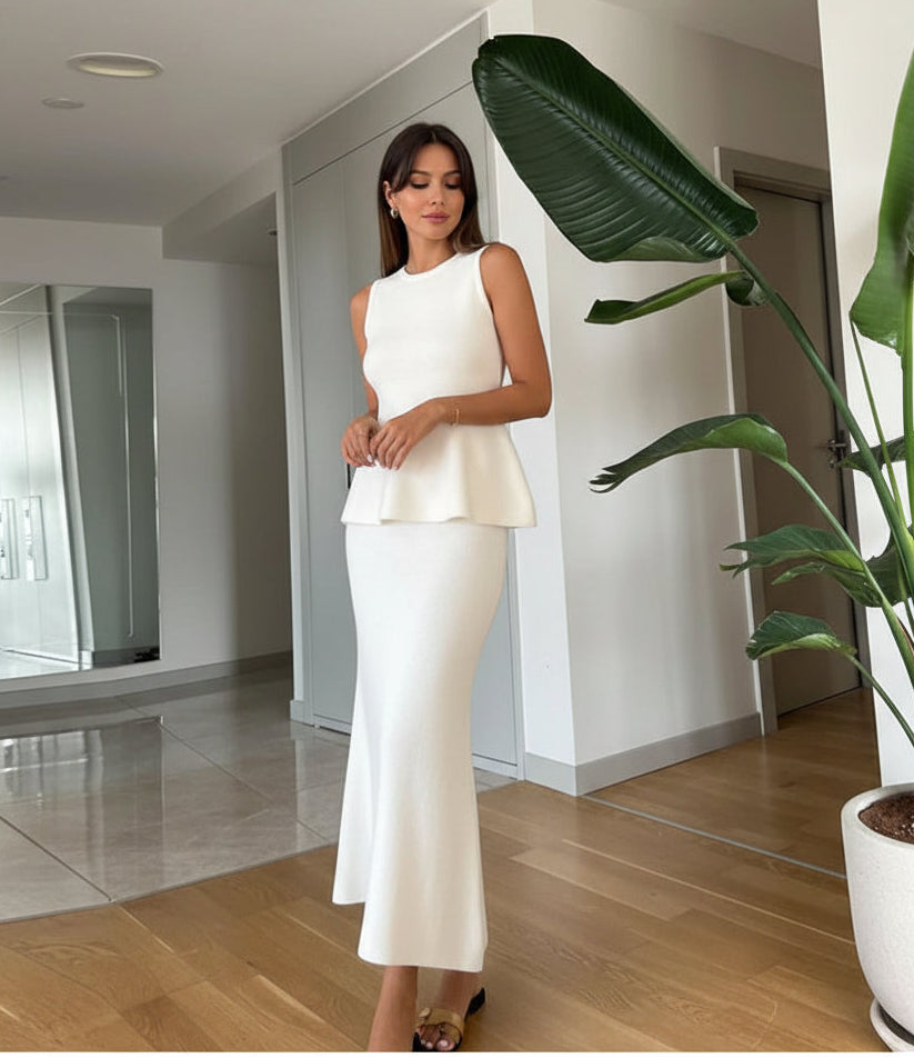 חליפת שני חלקים סרוגה וסט סגירת כפתורים וחצאית מקסי - ג'יילה