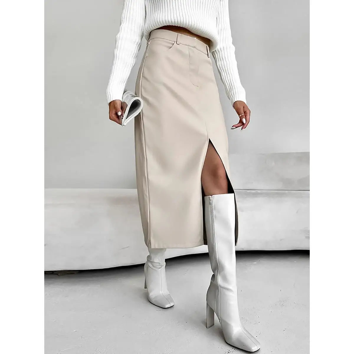 Aysha חצאית דמוי עור גבוהה עם שסע קדמי